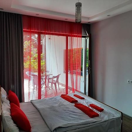 A Rioni Hotel Koetaisi Buitenkant foto