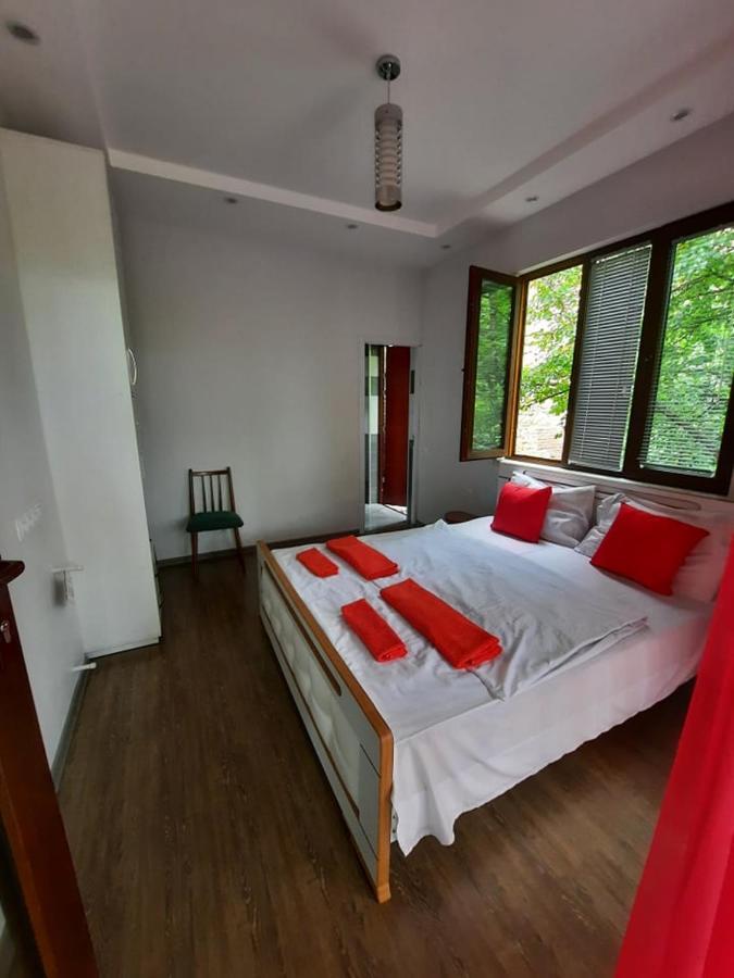 A Rioni Hotel Koetaisi Buitenkant foto