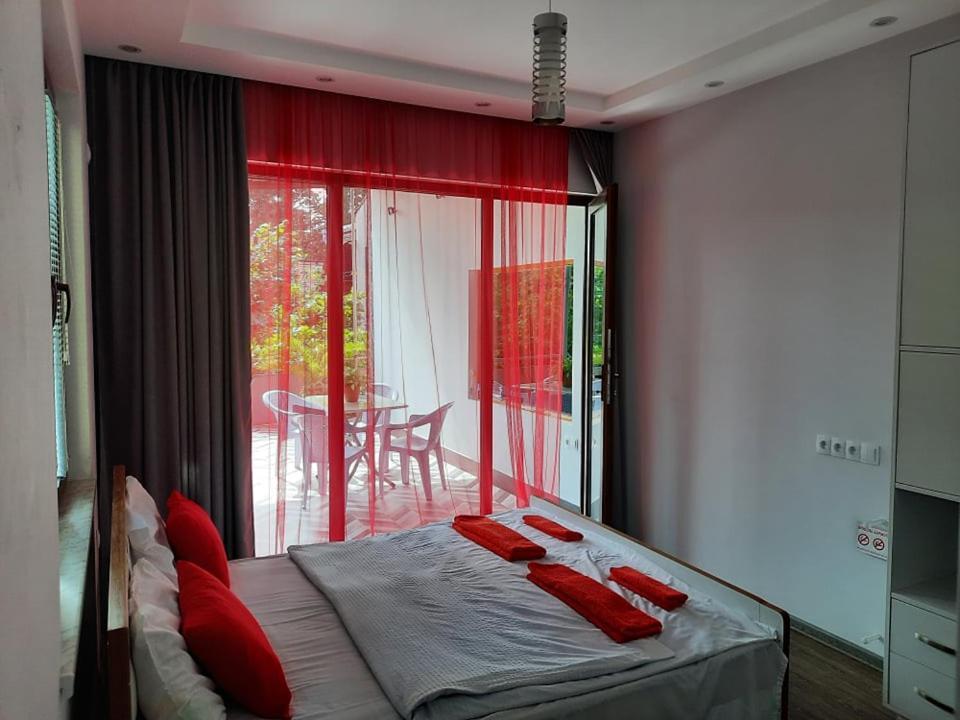 A Rioni Hotel Koetaisi Buitenkant foto