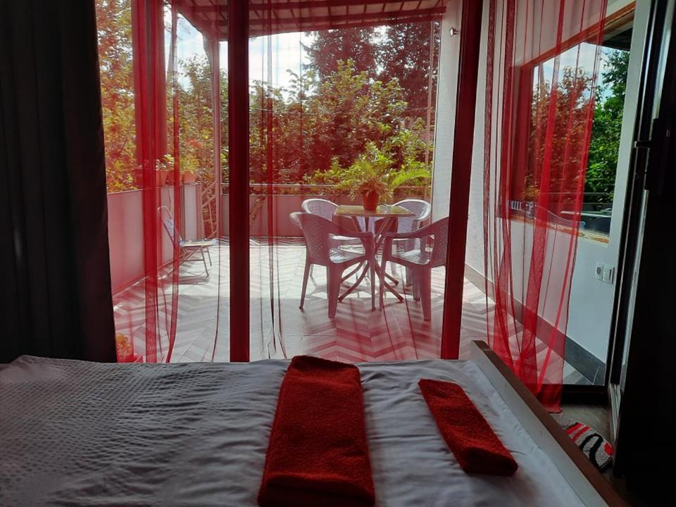 A Rioni Hotel Koetaisi Buitenkant foto