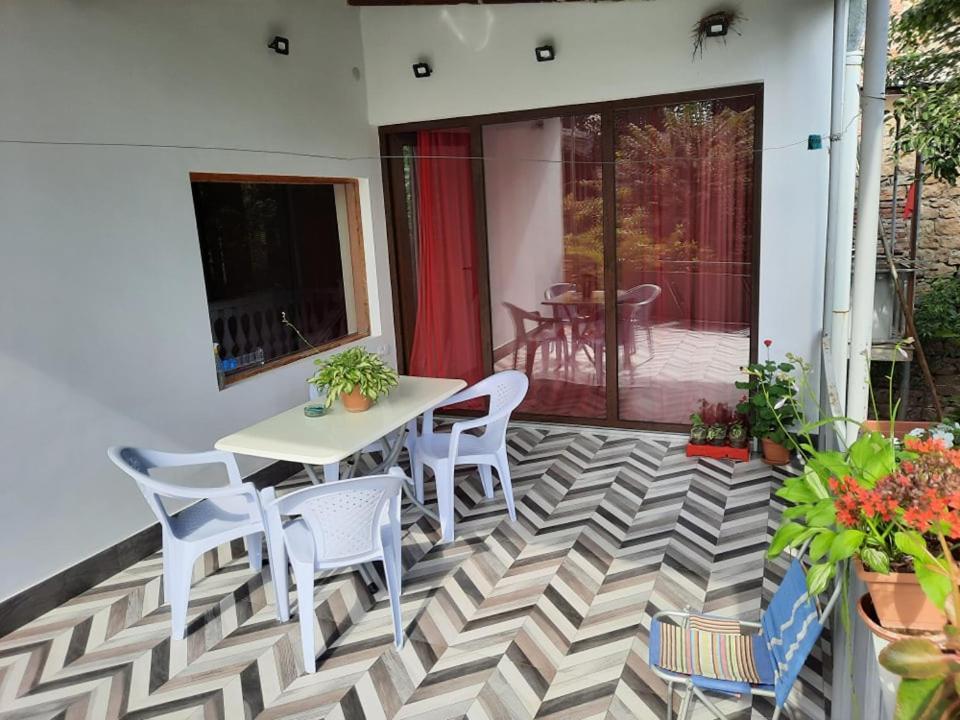 A Rioni Hotel Koetaisi Buitenkant foto