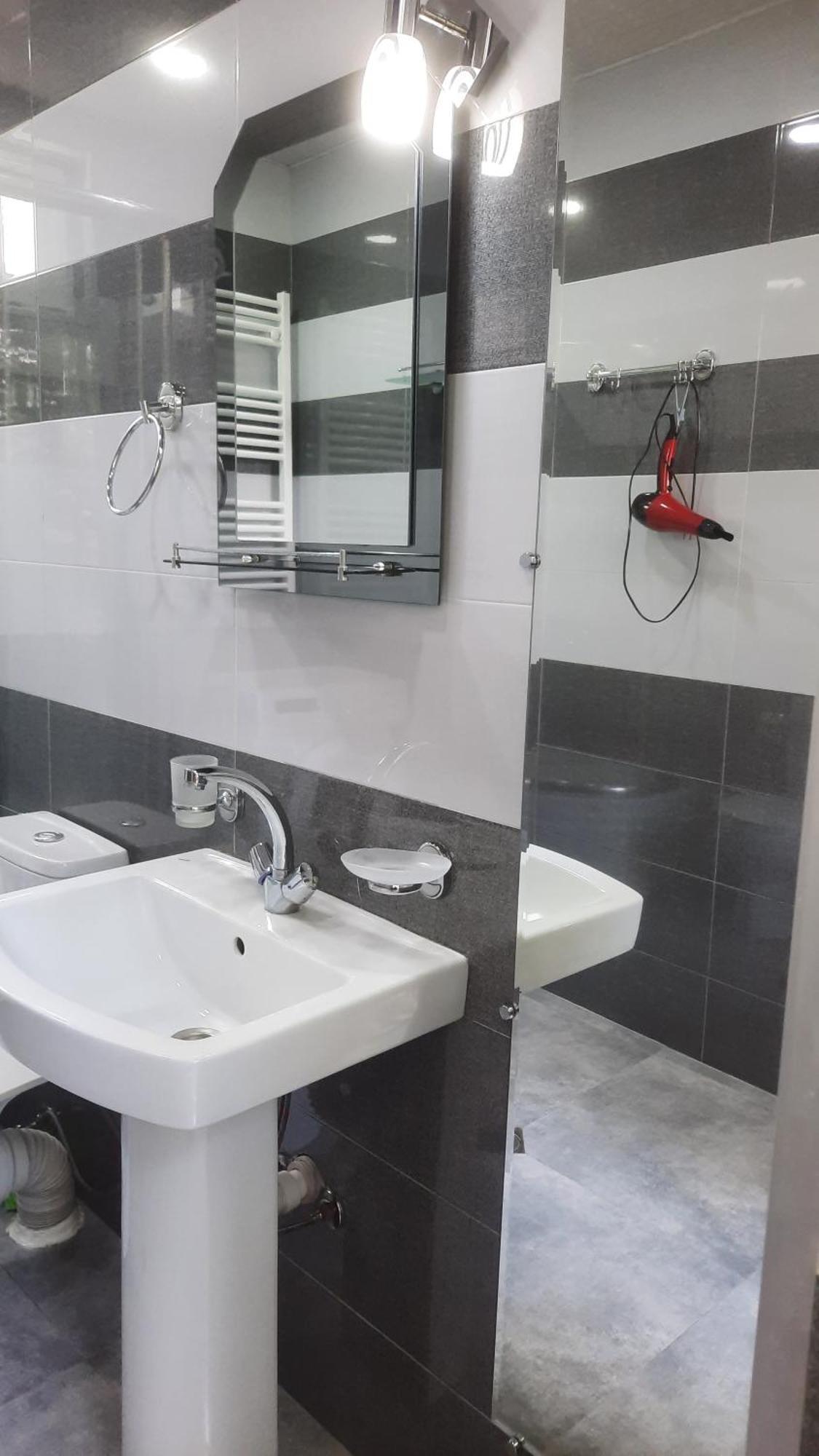 A Rioni Hotel Koetaisi Buitenkant foto