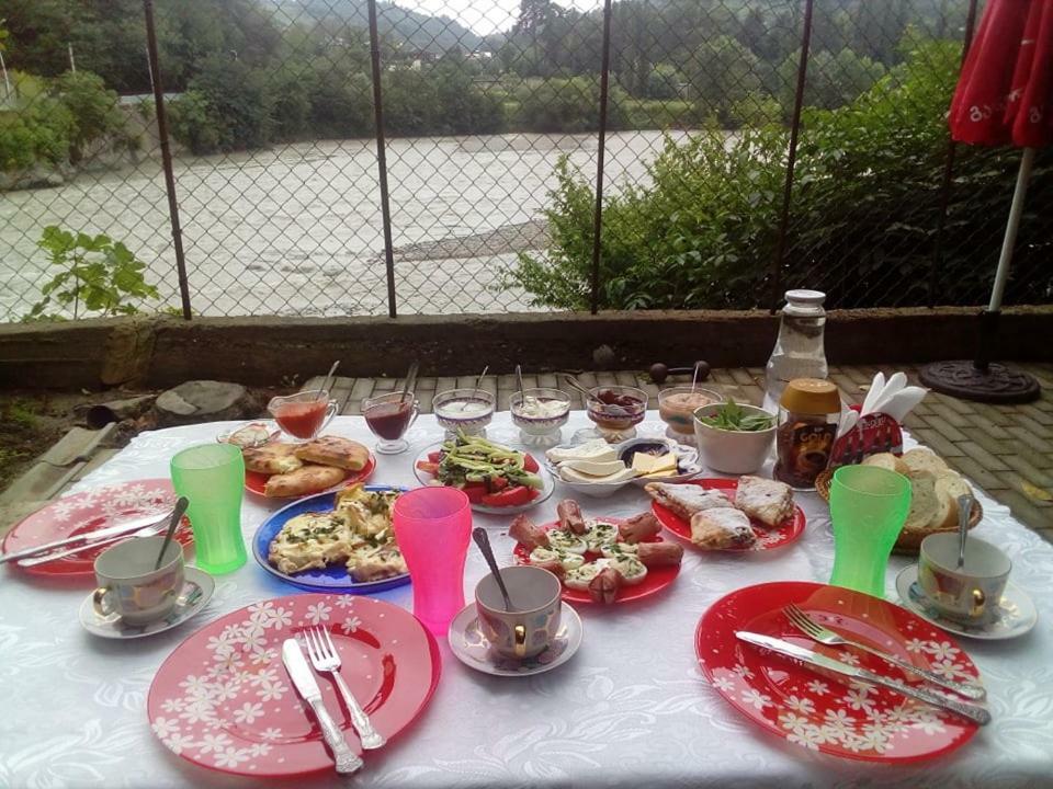 A Rioni Hotel Koetaisi Buitenkant foto